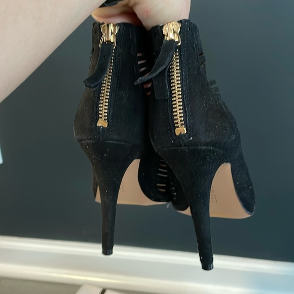 Nine West 3”suede lace up heels. Zipper back - Picture 8 of 11